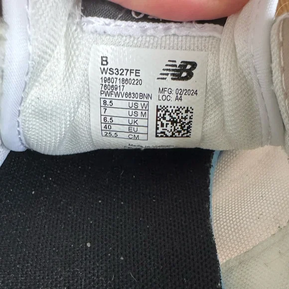 New Balance 327 Sea salt with nb 103 white and black Women’s Sz 8 VGC - Picture 11 of 11